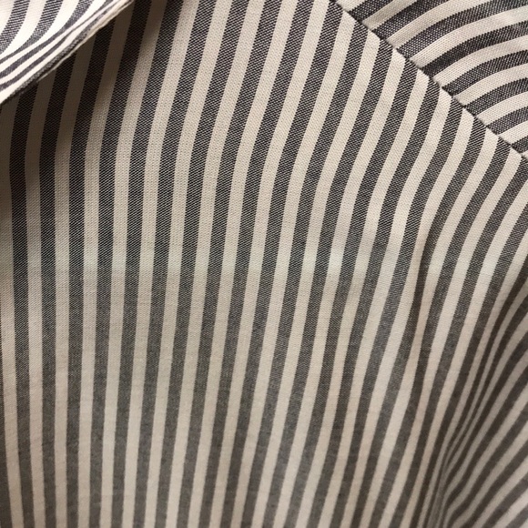NWOT cropped button up - Picture 2 of 3